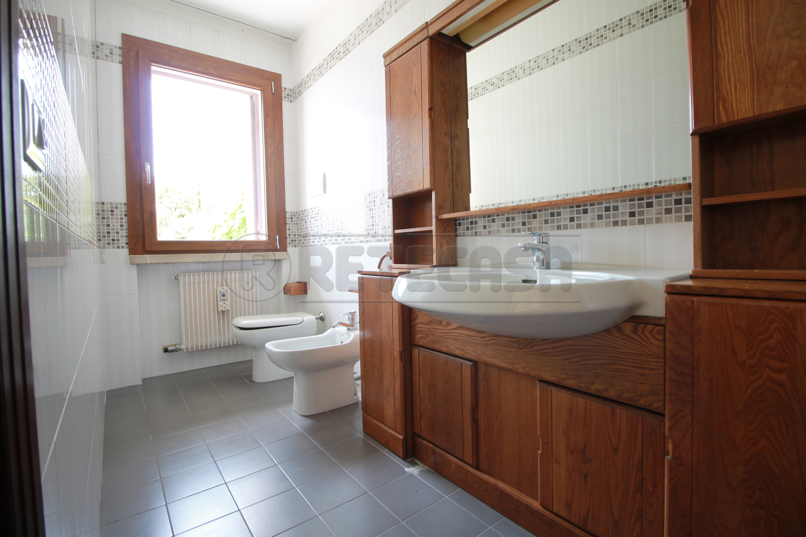 Villetta a schiera con giardino in via don luigi peloso, Arzignano