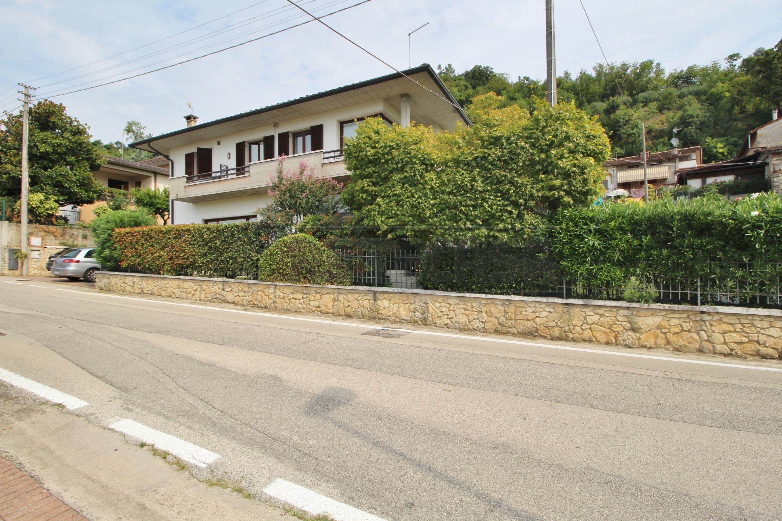 Casa indipendente con giardino in via s.urbano 63, Montecchio Maggiore