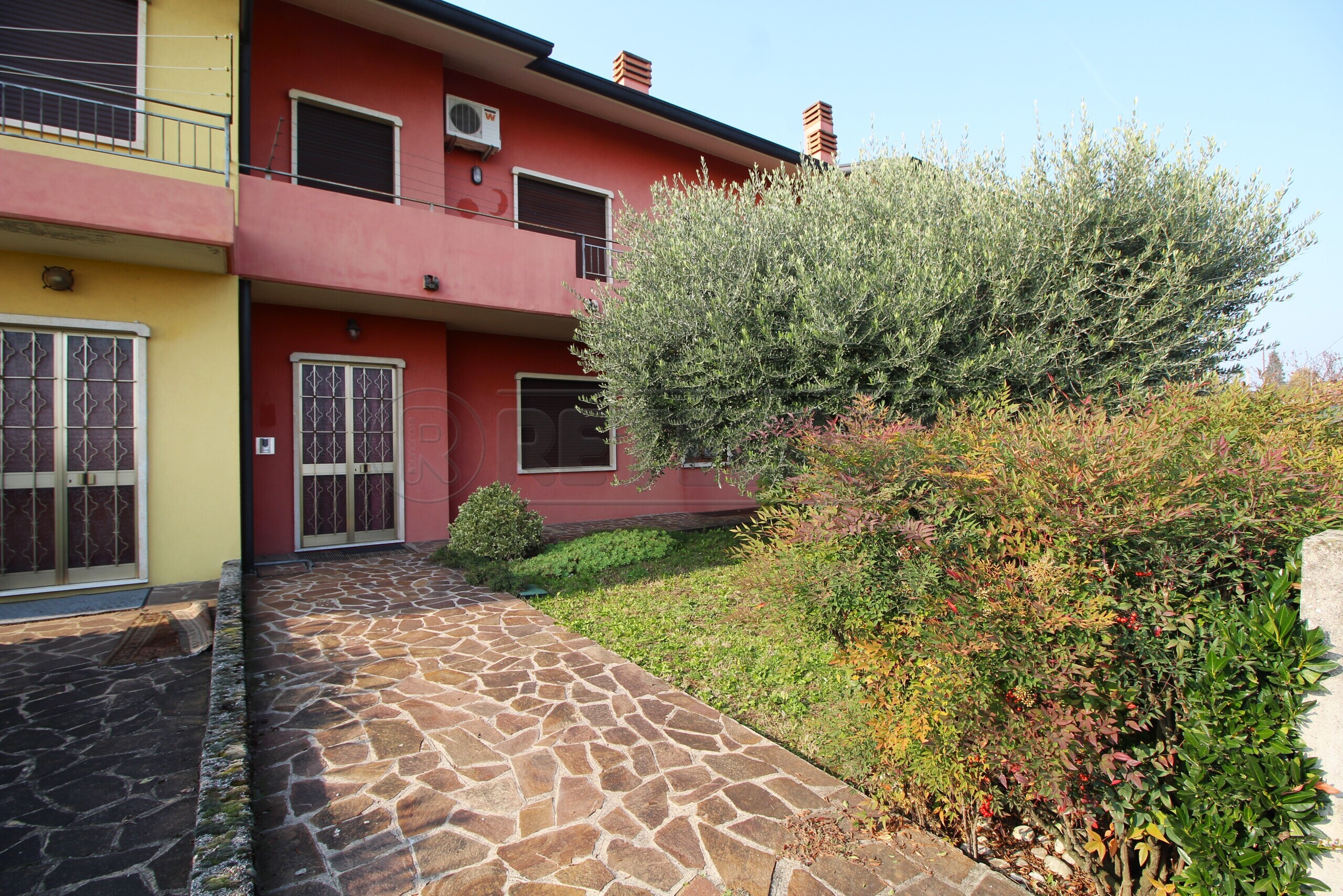 Casa indipendente con giardino in via costeggiola 5, Zermeghedo