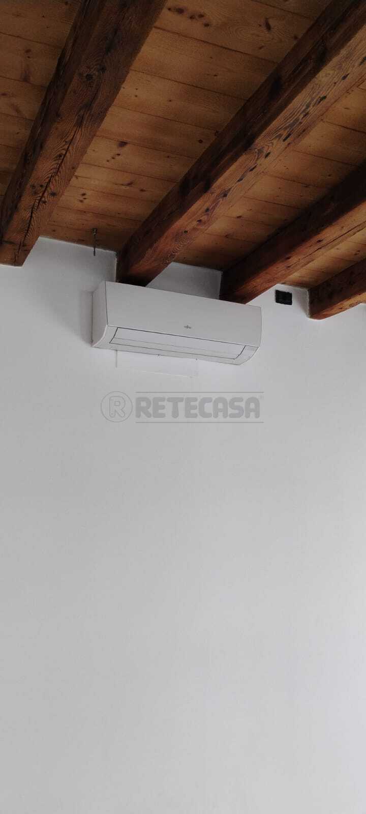 Locale commerciale in affitto a Montebello Vicentino