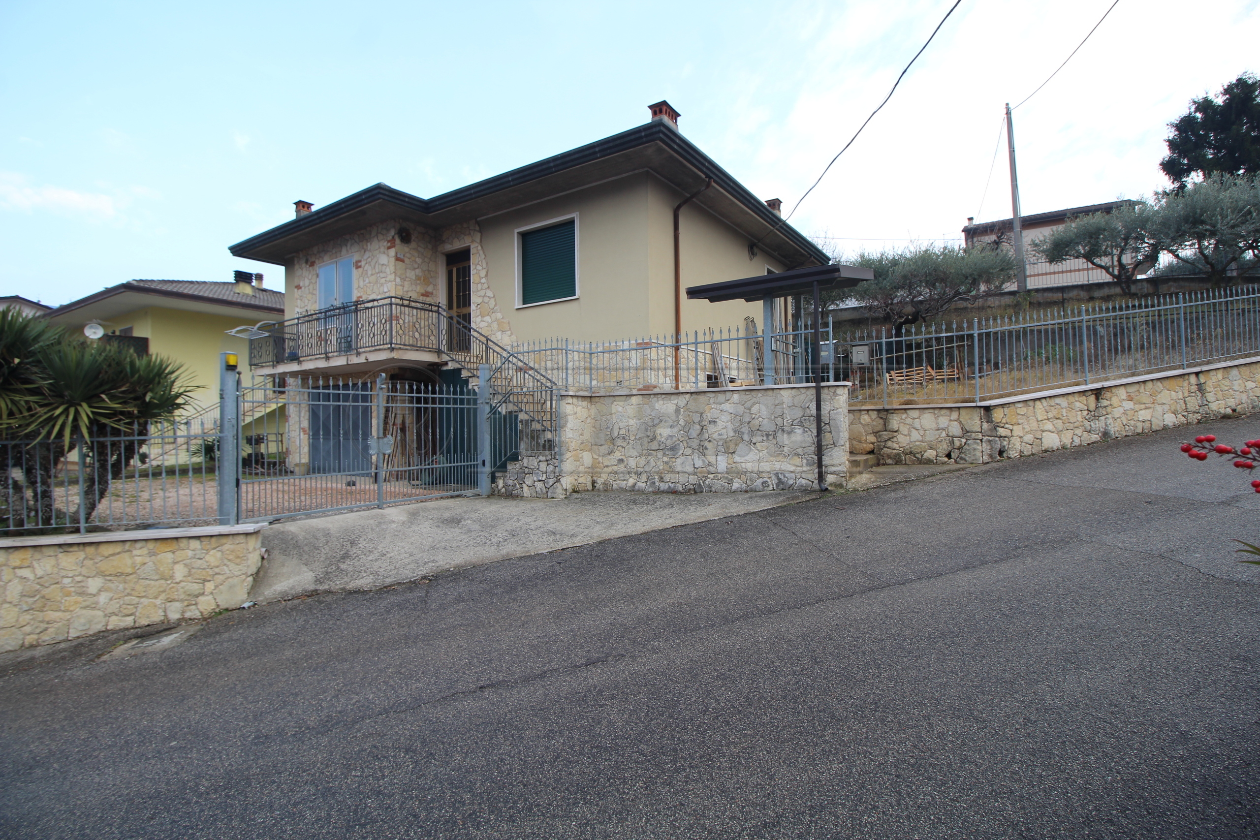 Casa indipendente con giardino a San Giovanni Ilarione