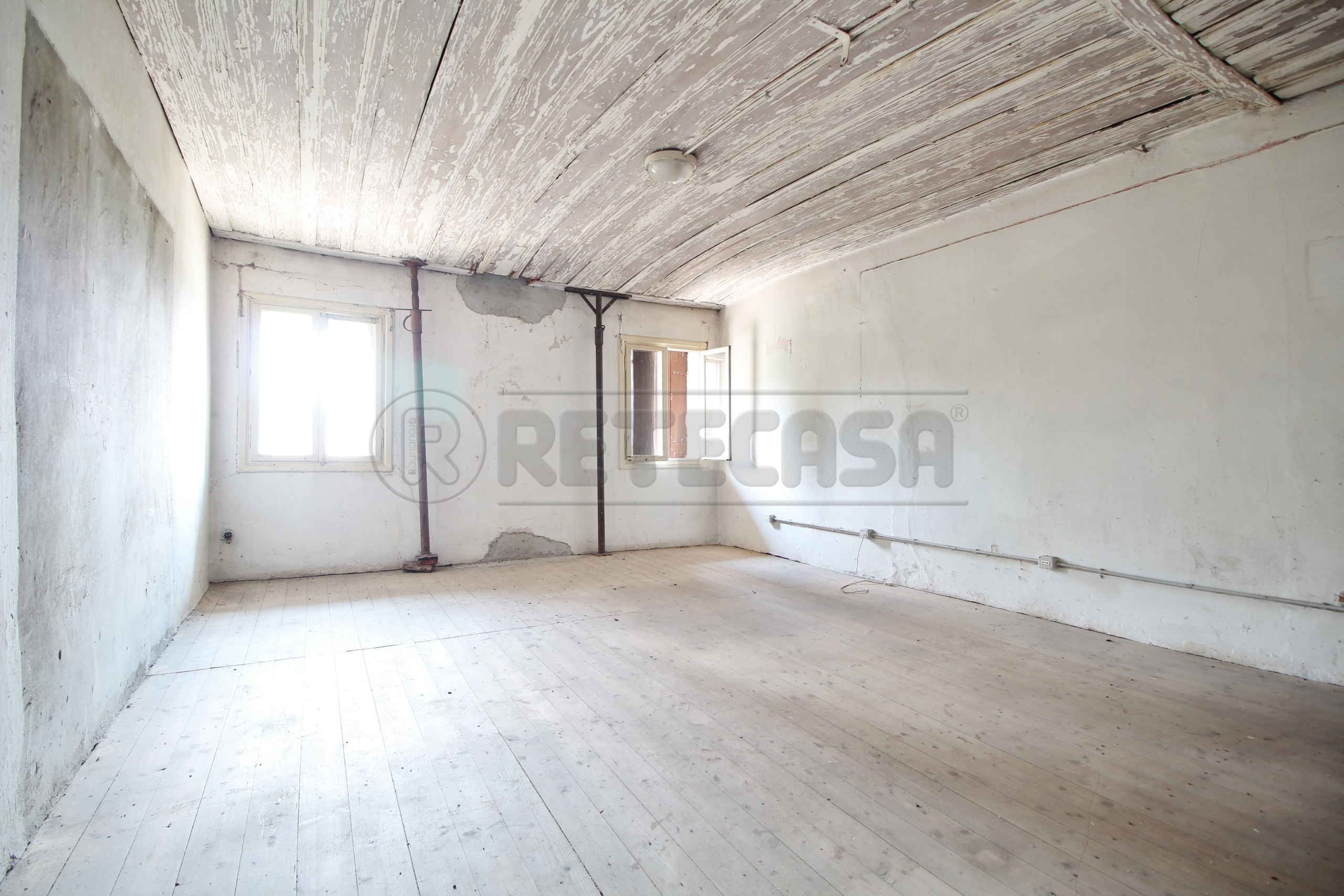 Rustico da ristrutturare in via sani 18, Gambellara