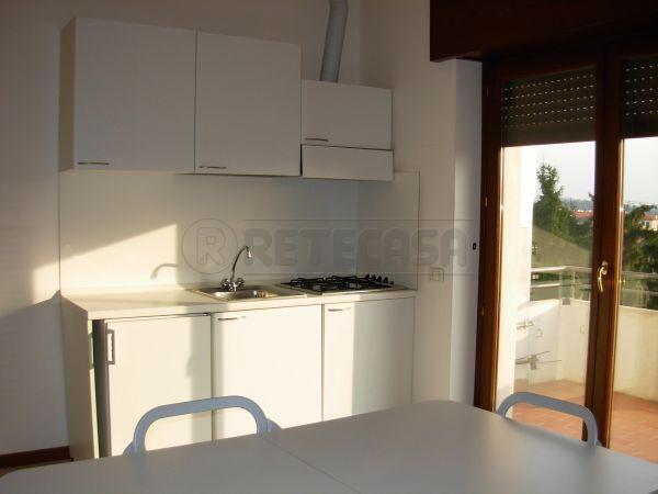 Trilocale con terrazzo in via padre ottorino maule 8, Gambellara