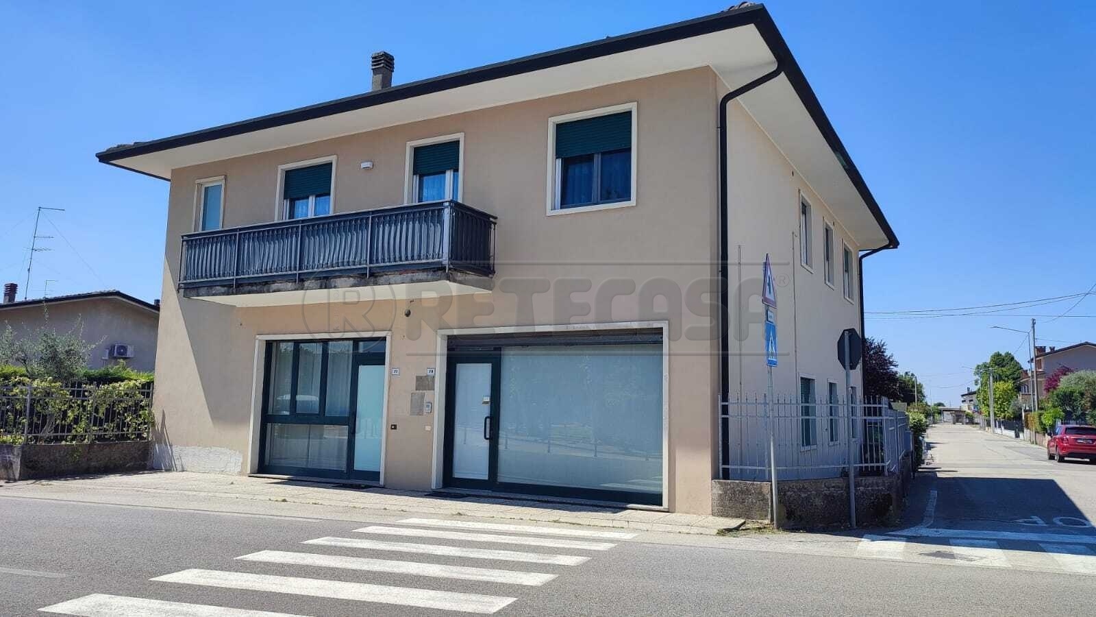 Locale commerciale in affitto in via divisione julia, Sarego