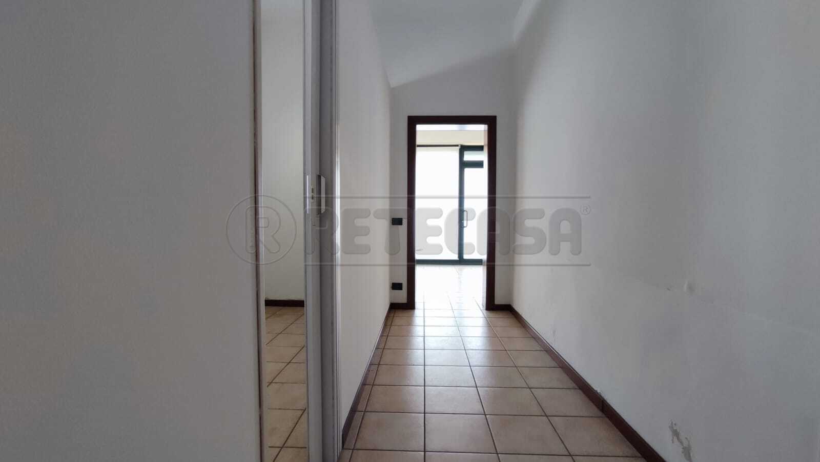 Locale commerciale in affitto in via divisione julia, Sarego
