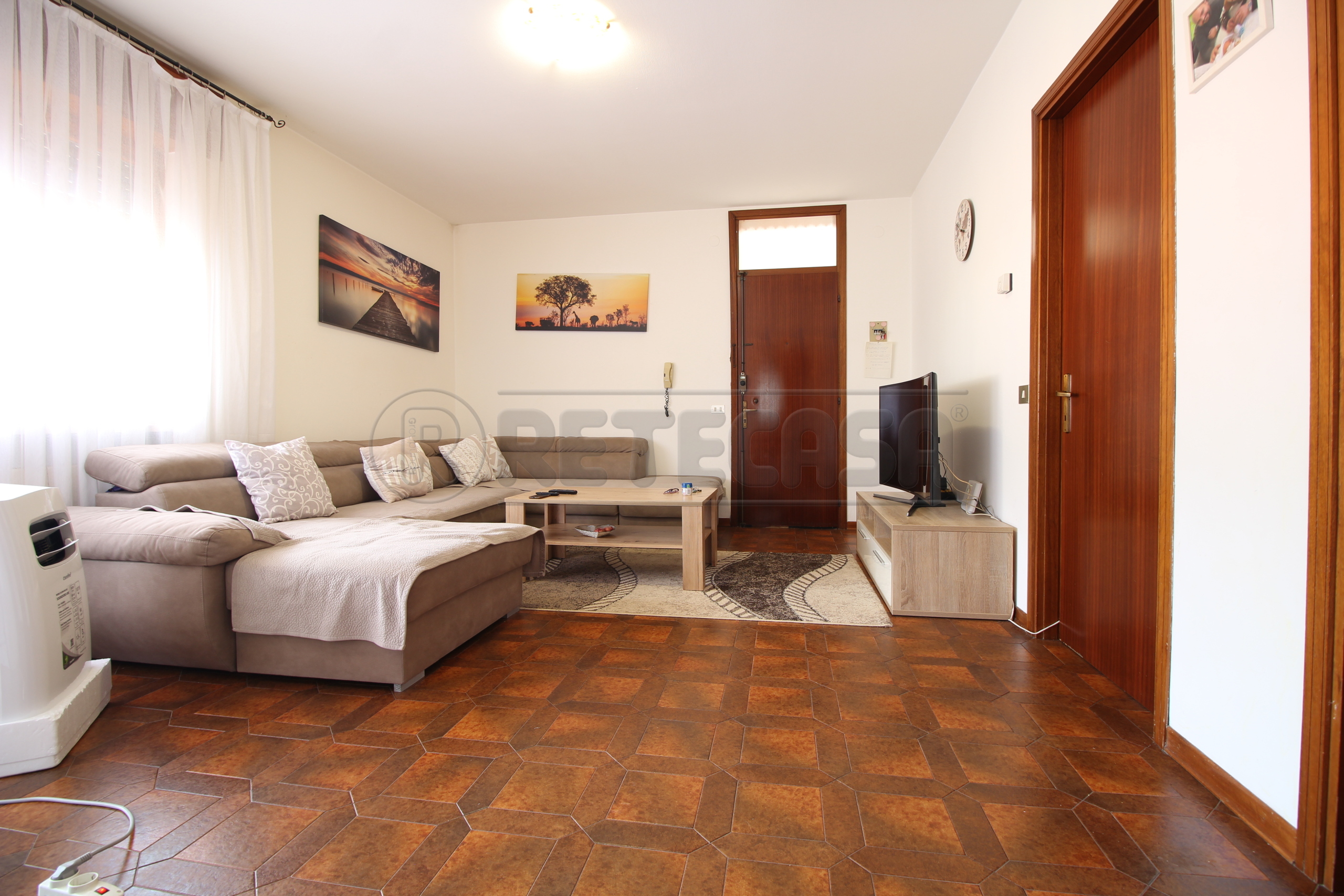Appartamento con terrazzo in via zin 3, Montebello Vicentino