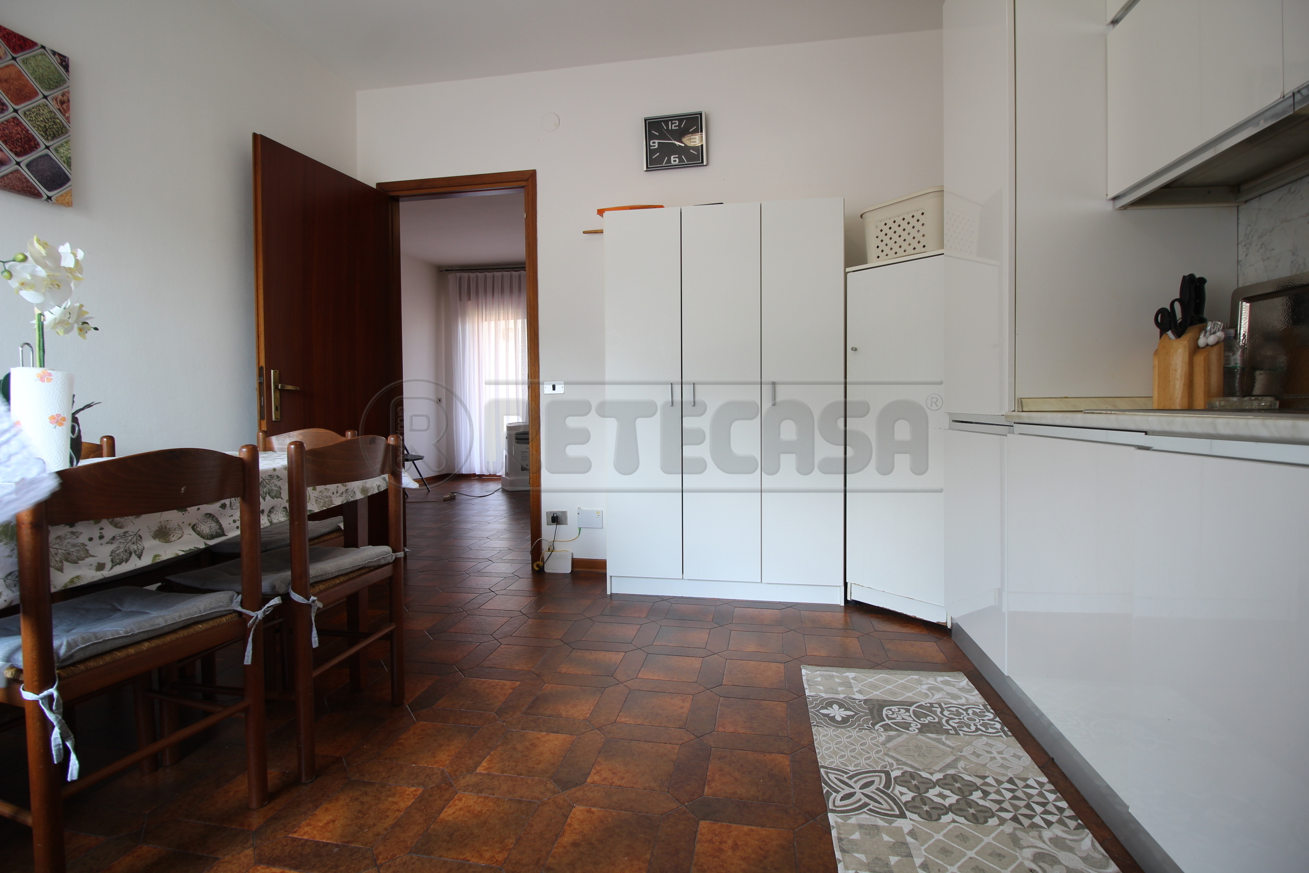 Appartamento con terrazzo in via zin 3, Montebello Vicentino