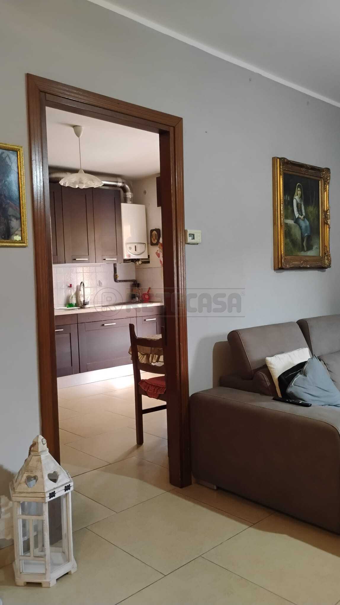 Appartamento con terrazzo in via san pellico 12, Sarego