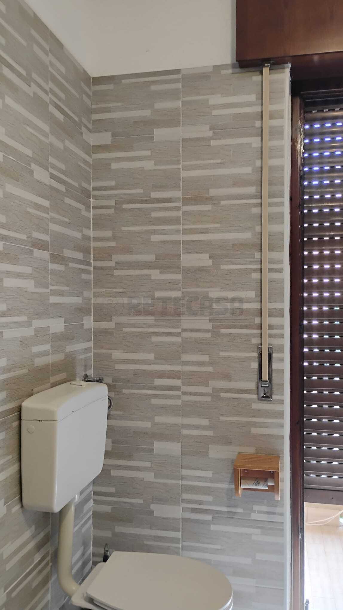 Appartamento con terrazzo in via san pellico 12, Sarego