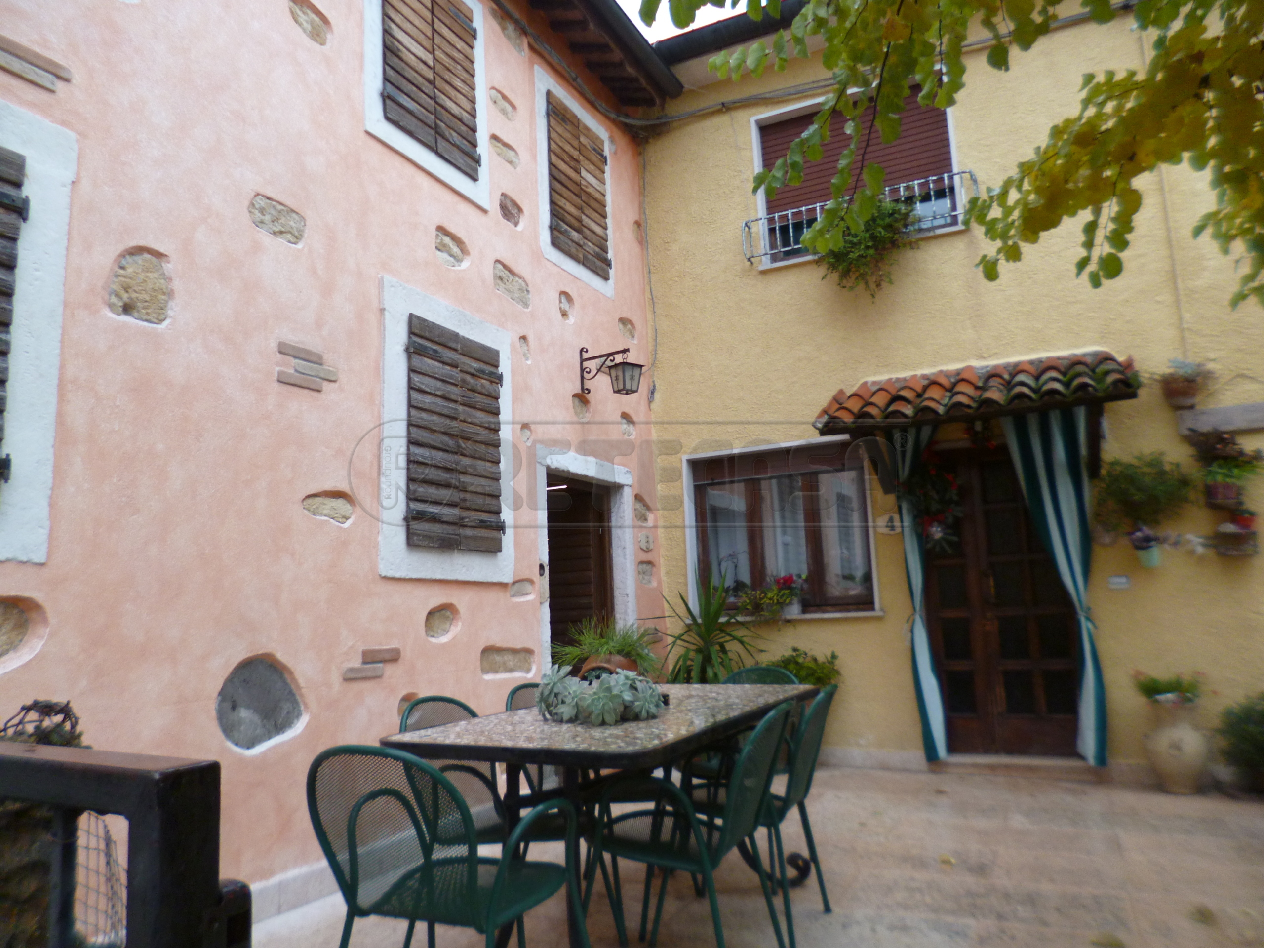 Casa indipendente con terrazzo in contrada dai guarda 5, Montebello Vicentino