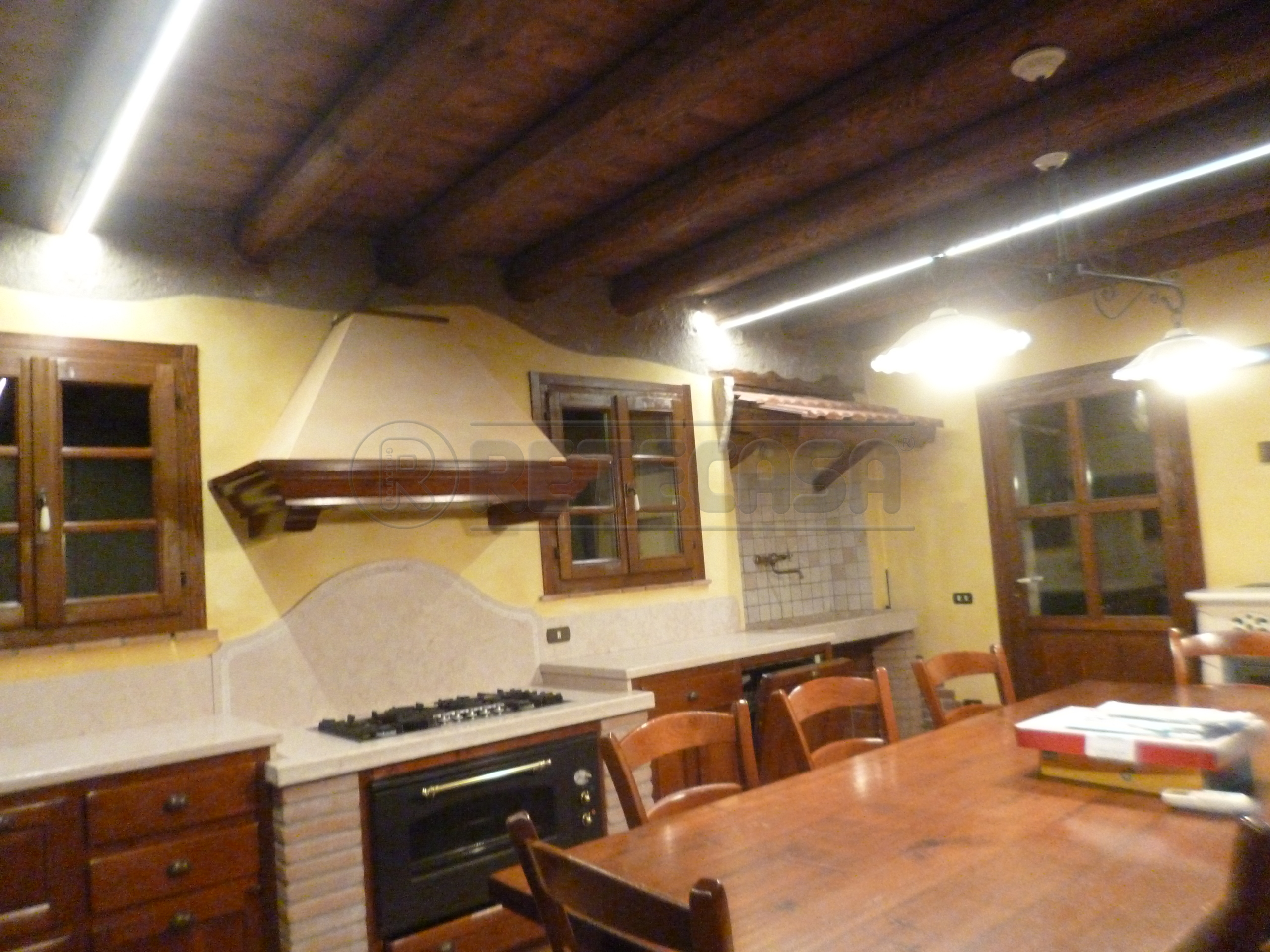 Casa indipendente con terrazzo in contrada dai guarda 5, Montebello Vicentino