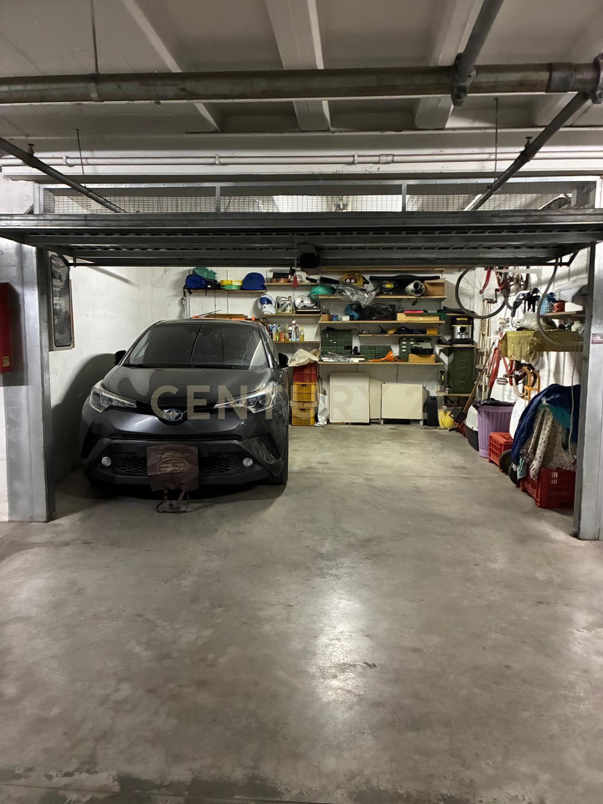 Box/Garage 27mq in vendita in via gorgona 1, Roma