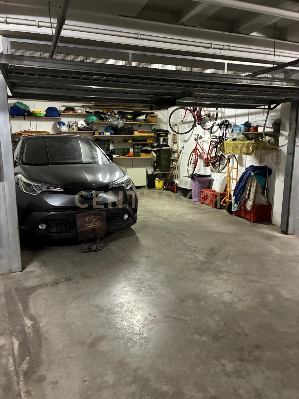 Box/Garage 27mq in vendita in via gorgona 1, Roma