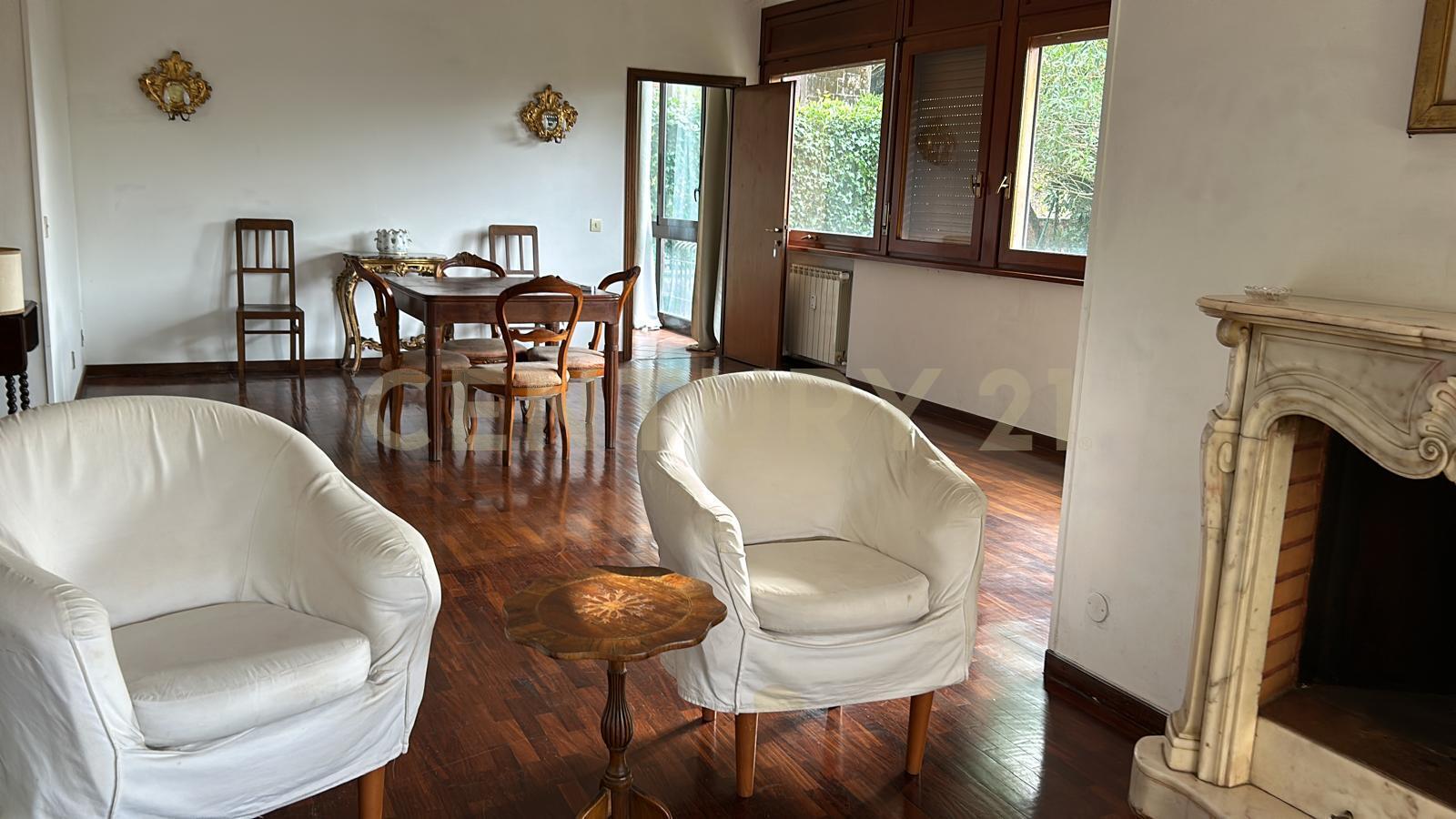 Appartamento con giardino in via della camilluccia, Roma