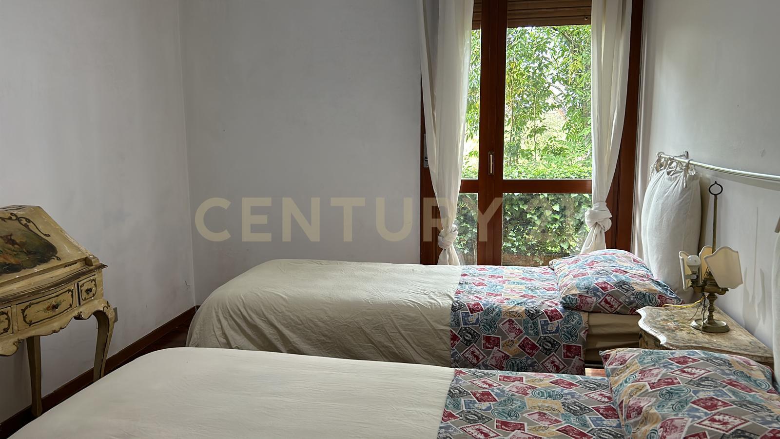 Appartamento con giardino in via della camilluccia, Roma