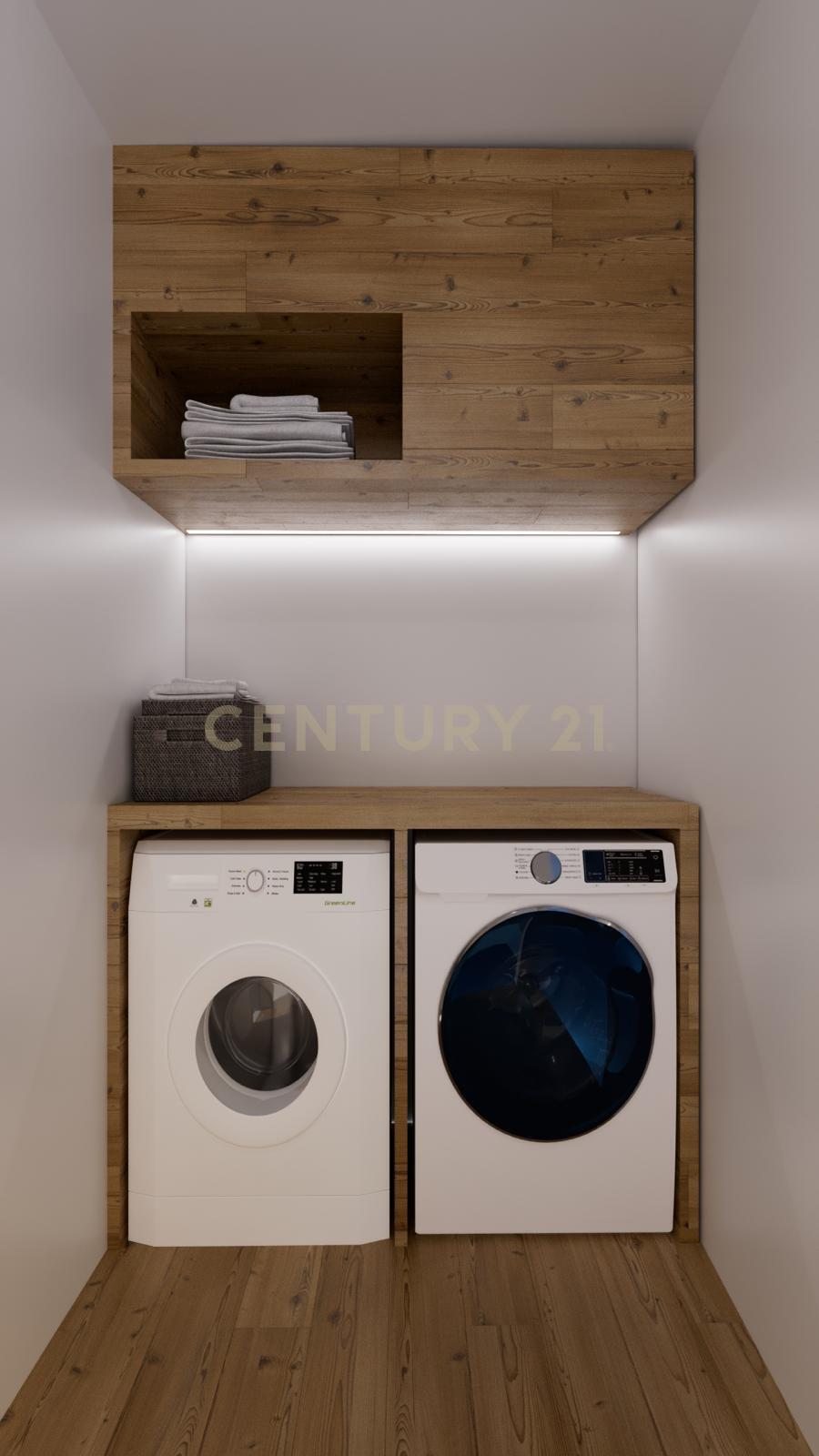 Trilocale con terrazzo in via carlo dossi 80, Roma