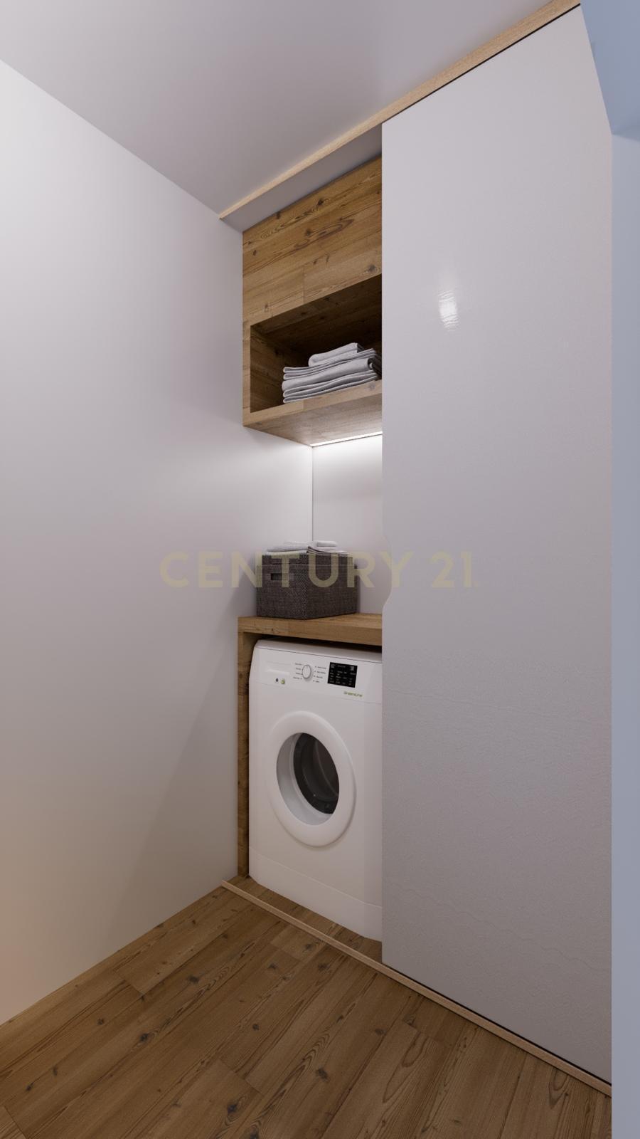 Trilocale con terrazzo in via carlo dossi 80, Roma