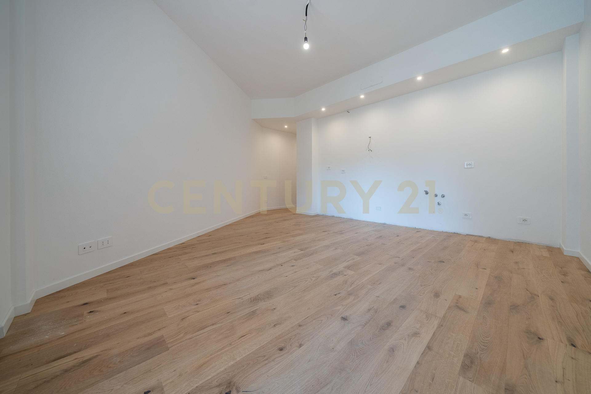 Trilocale con terrazzo in via carlo dossi 80, Roma