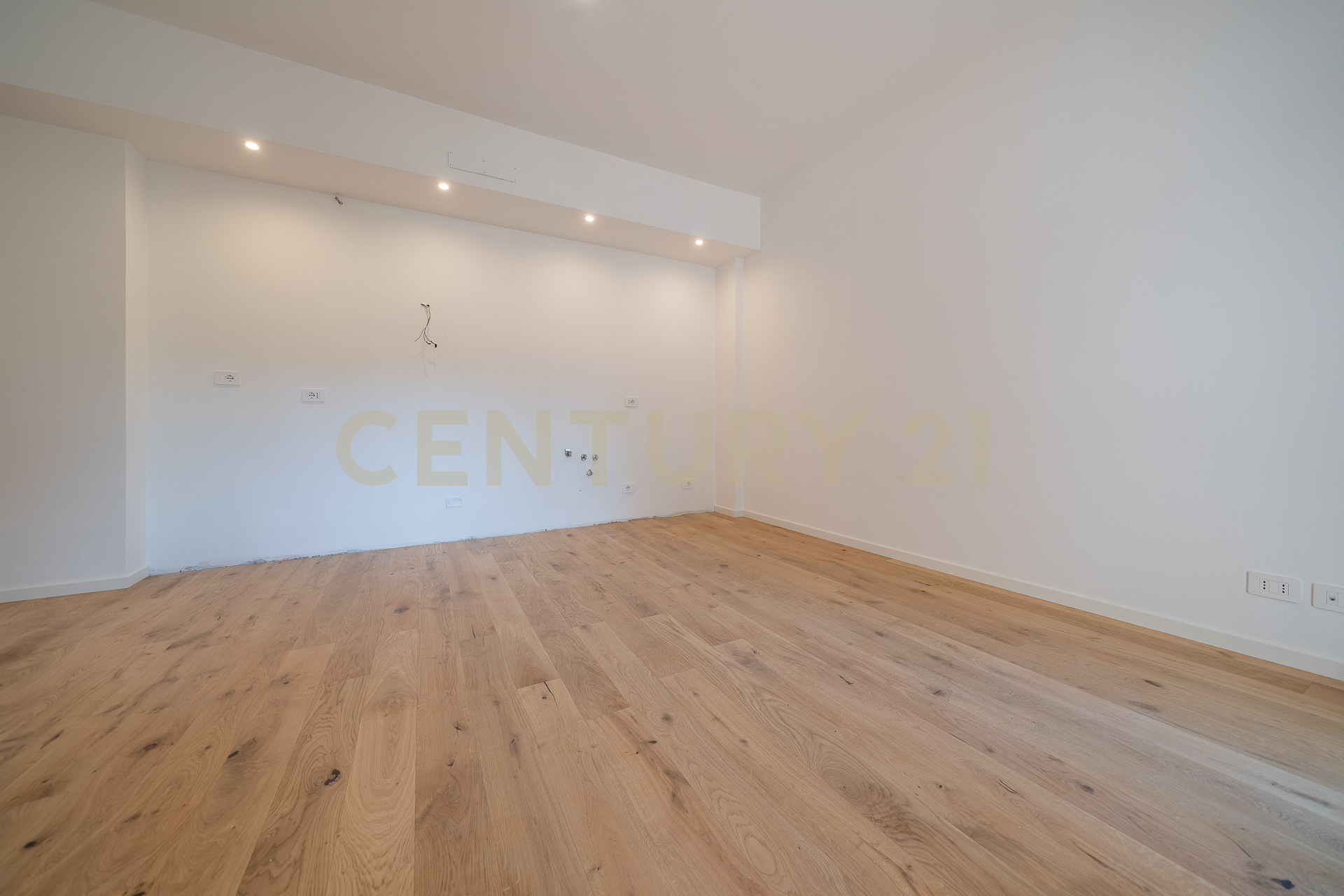 Trilocale con terrazzo in via carlo dossi 80, Roma