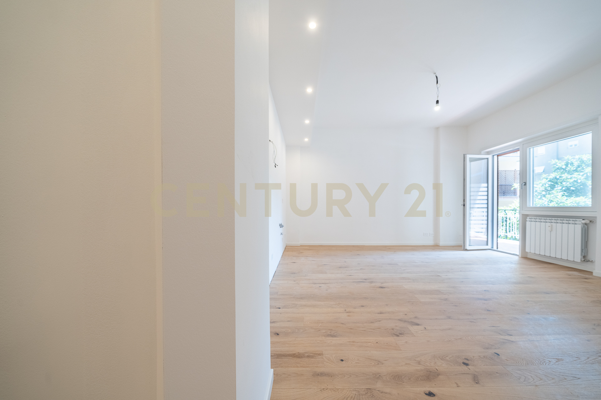Trilocale con terrazzo in via carlo dossi 80, Roma