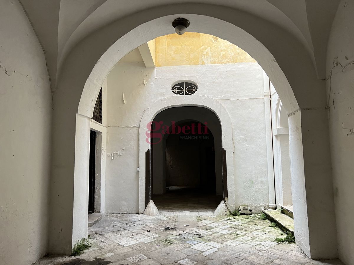 Stabile/Palazzo in vendita a Lecce