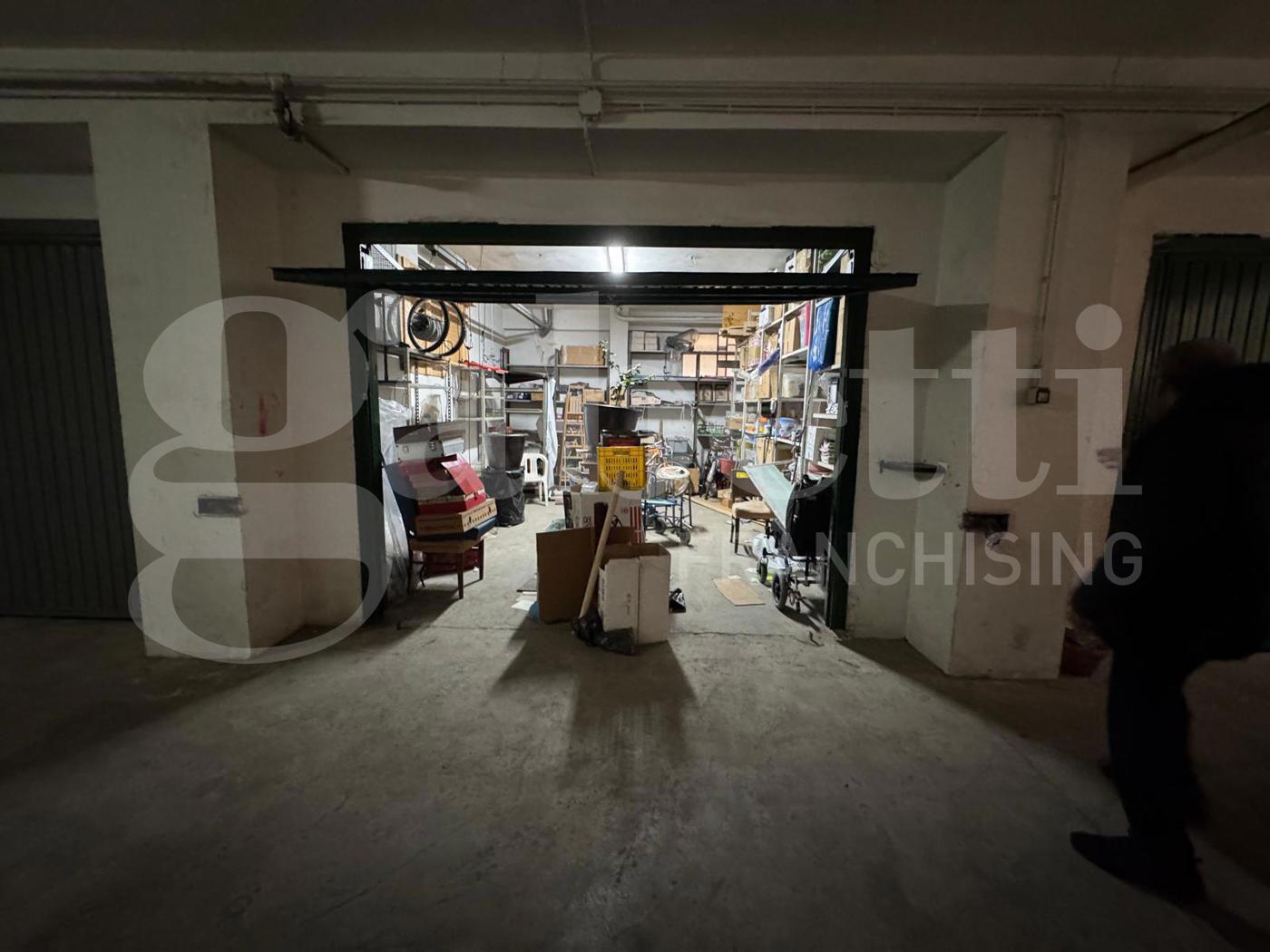 Box/Garage 30mq in vendita a Lecce