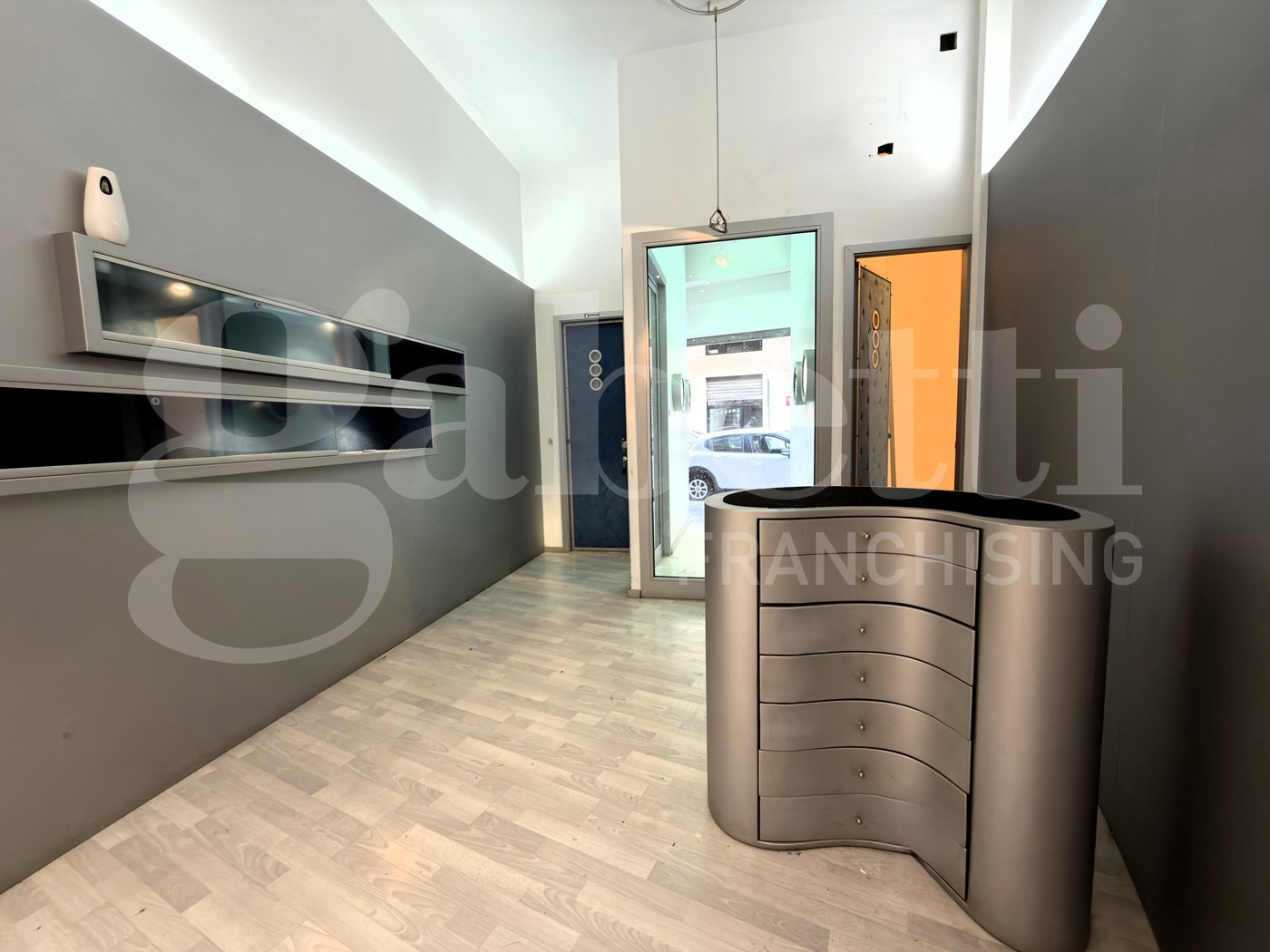 Negozio in affitto a Lecce