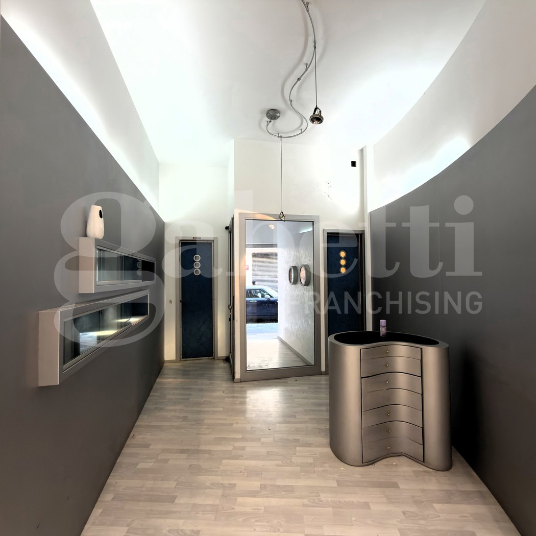 Negozio in affitto a Lecce