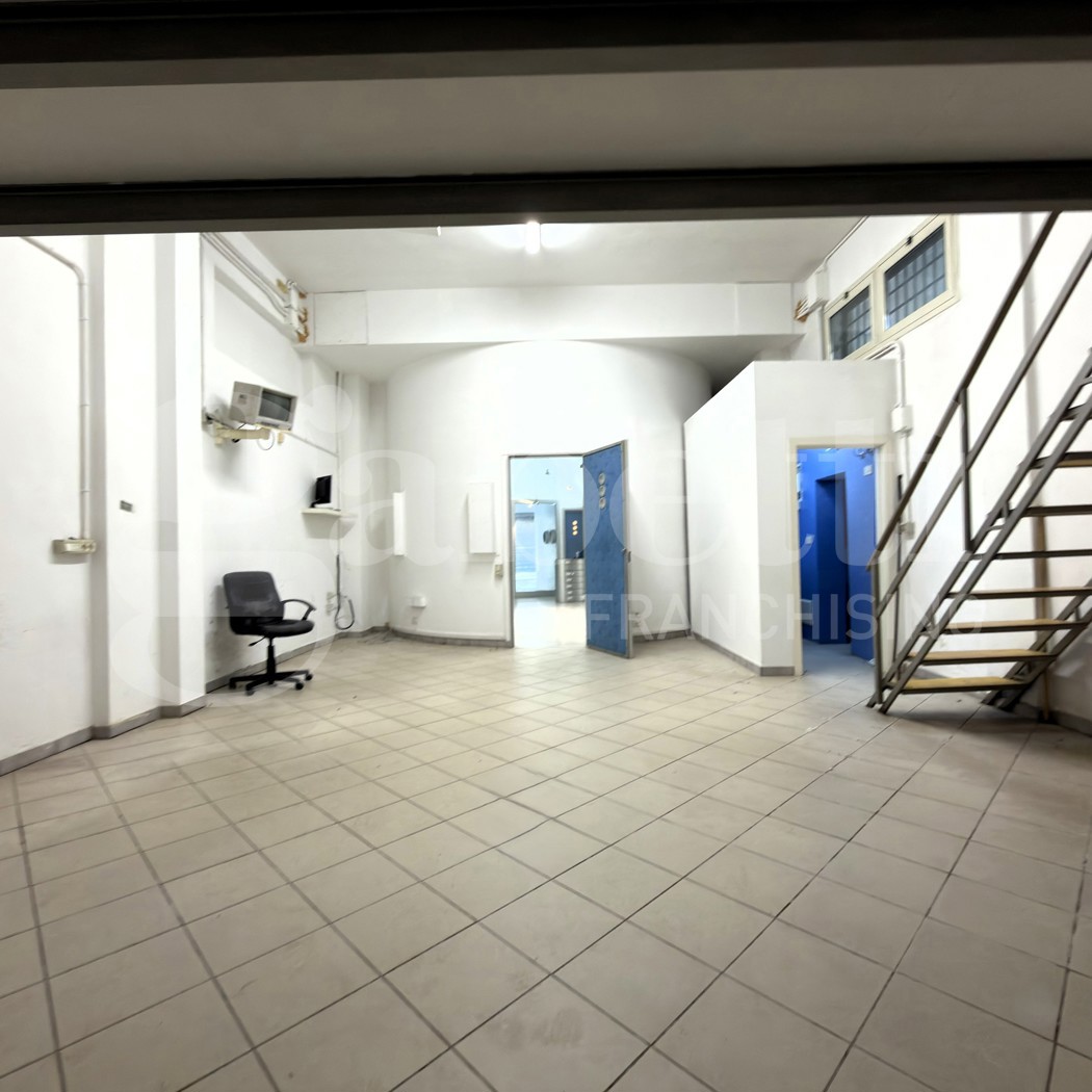 Negozio in vendita a Lecce