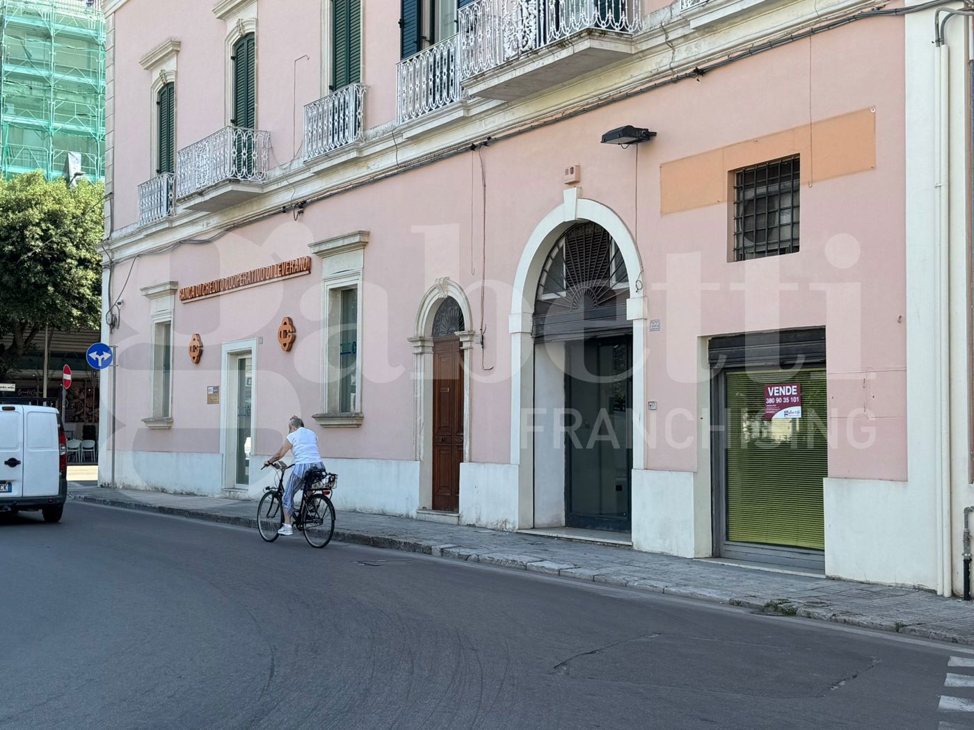 Negozio in vendita a Nard�