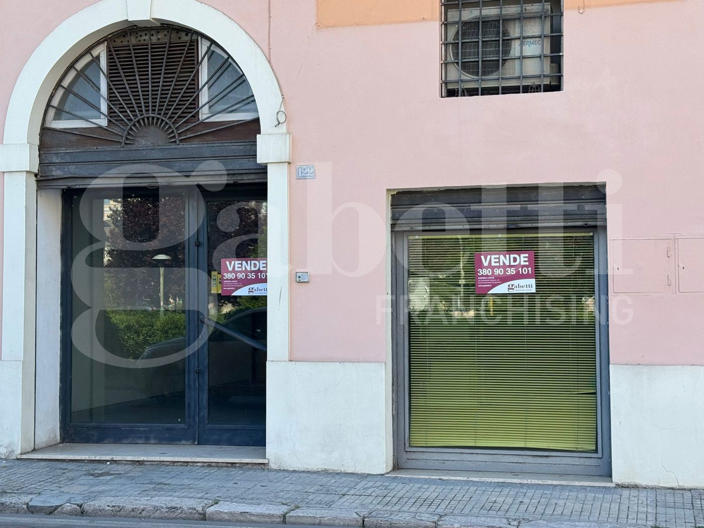 Negozio in vendita a Nard�
