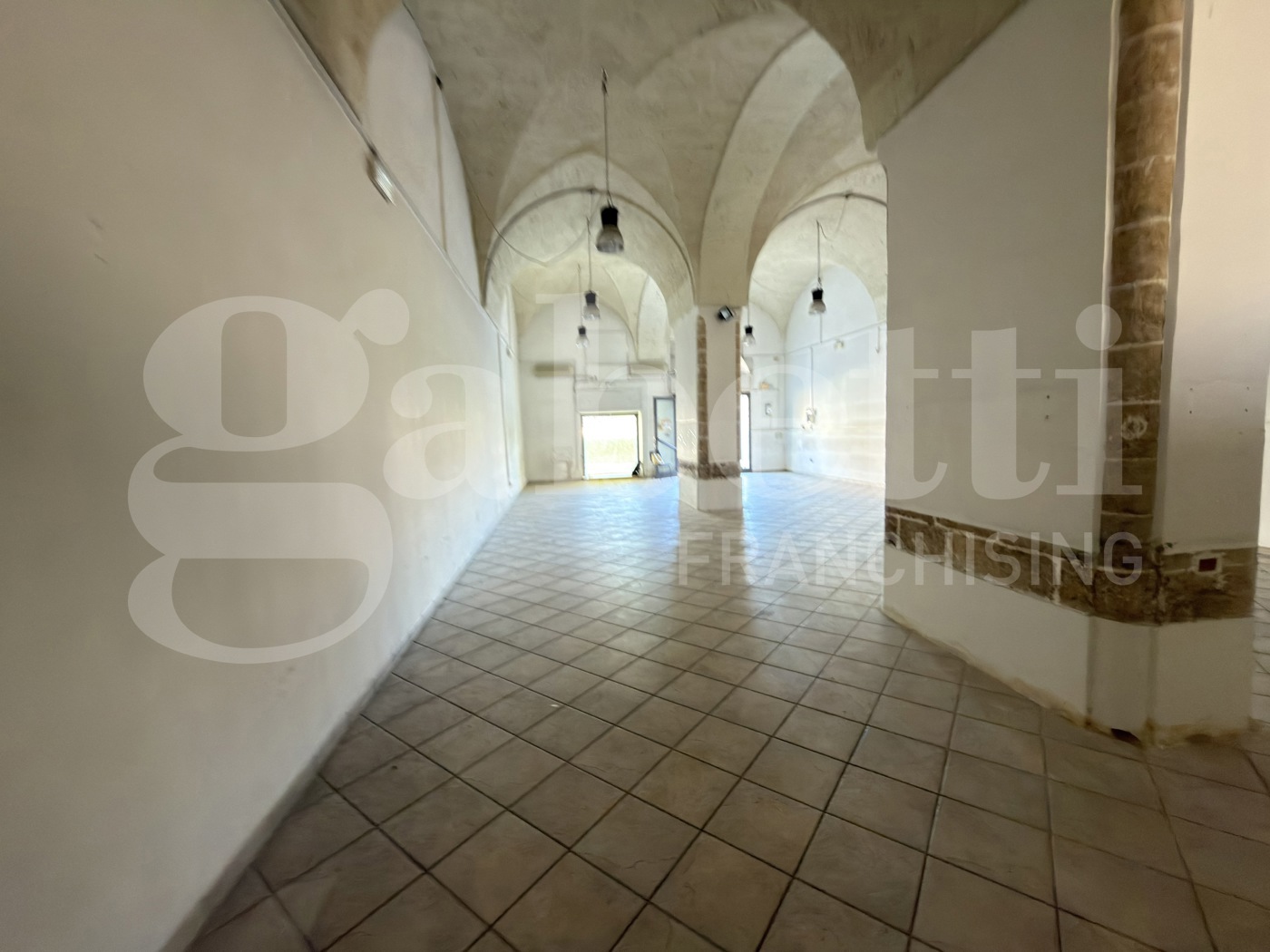 Negozio in vendita a Nard�