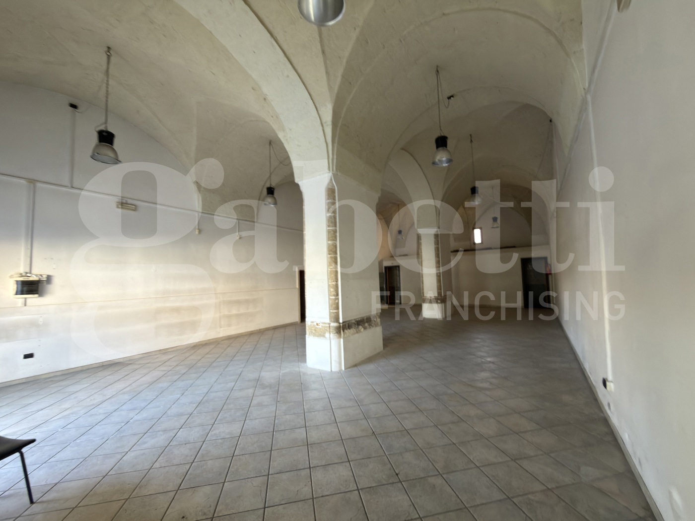 Negozio in vendita a Nard�
