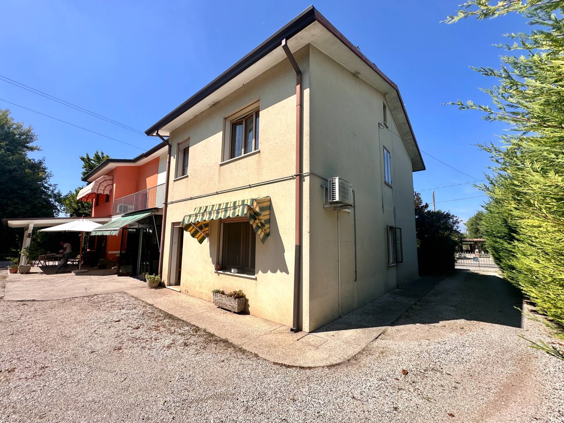 Casa indipendente con terrazzo a Borgo Veneto