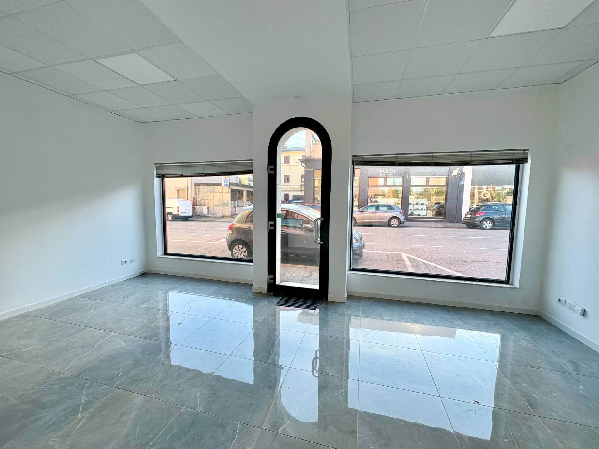 Negozio in affitto a Vicenza, Borgo Casale-V.le Trieste