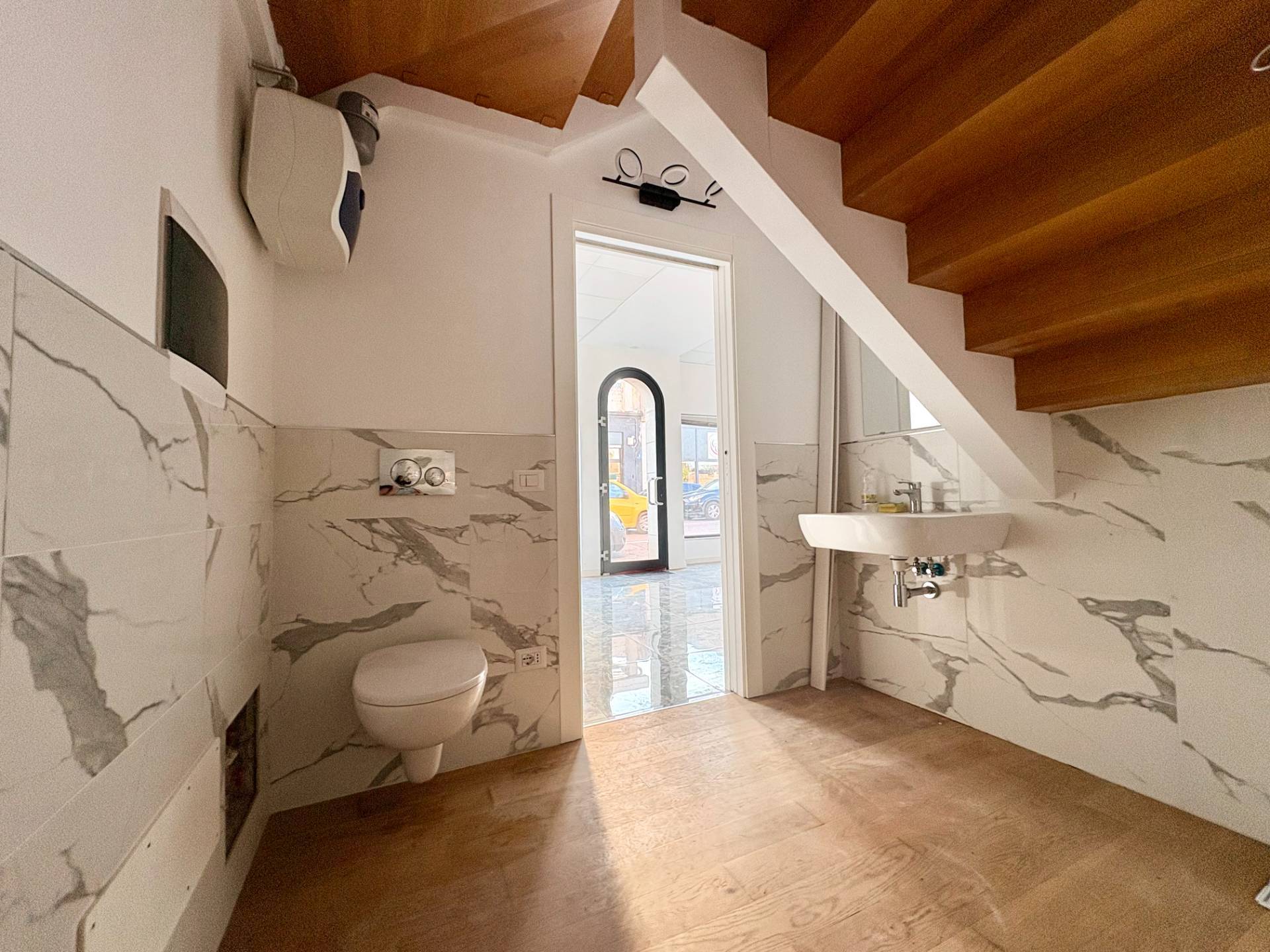 Negozio in affitto a Vicenza, Borgo Casale-V.le Trieste