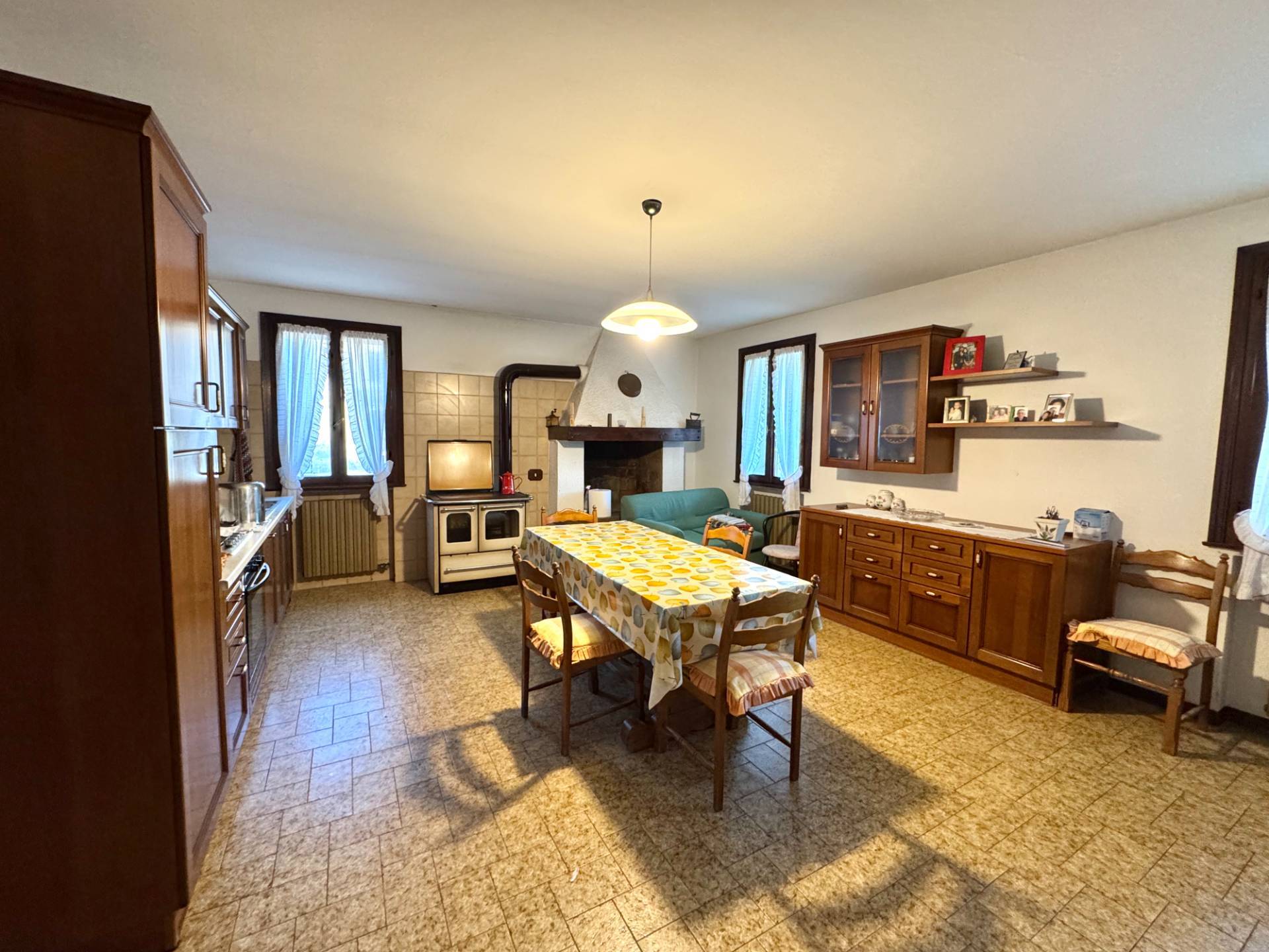 Abitazione indipendente in vendita a Sant'Urbano