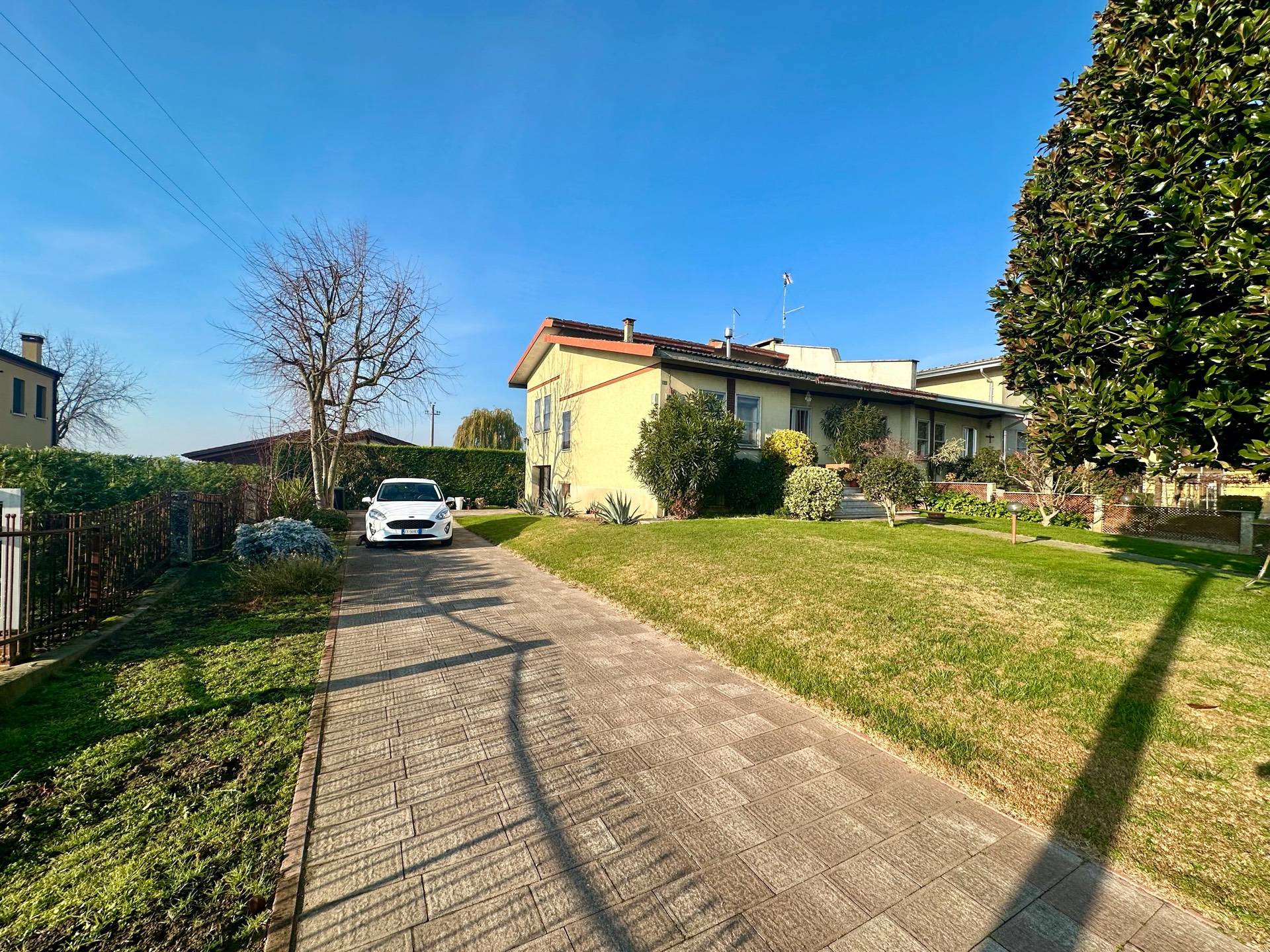 Villa bifamiliare in vendita a Noventa Vicentina