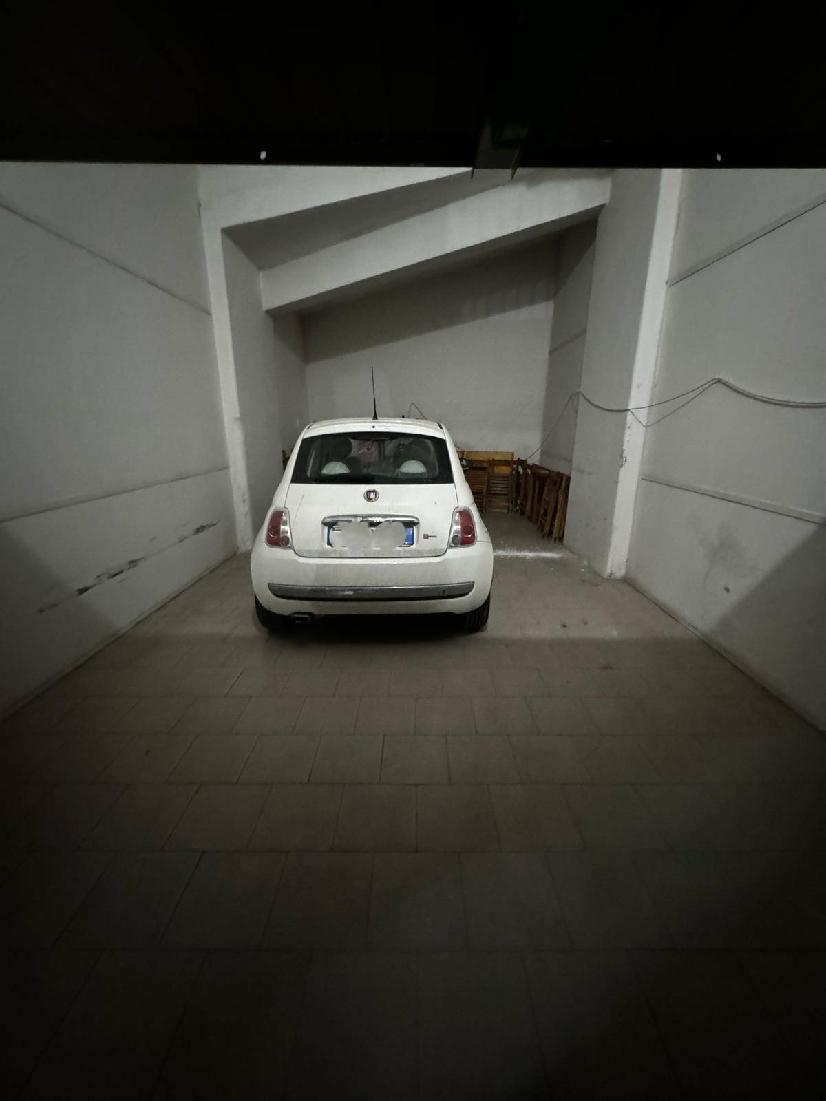 Box o garage in vendita a Salerno