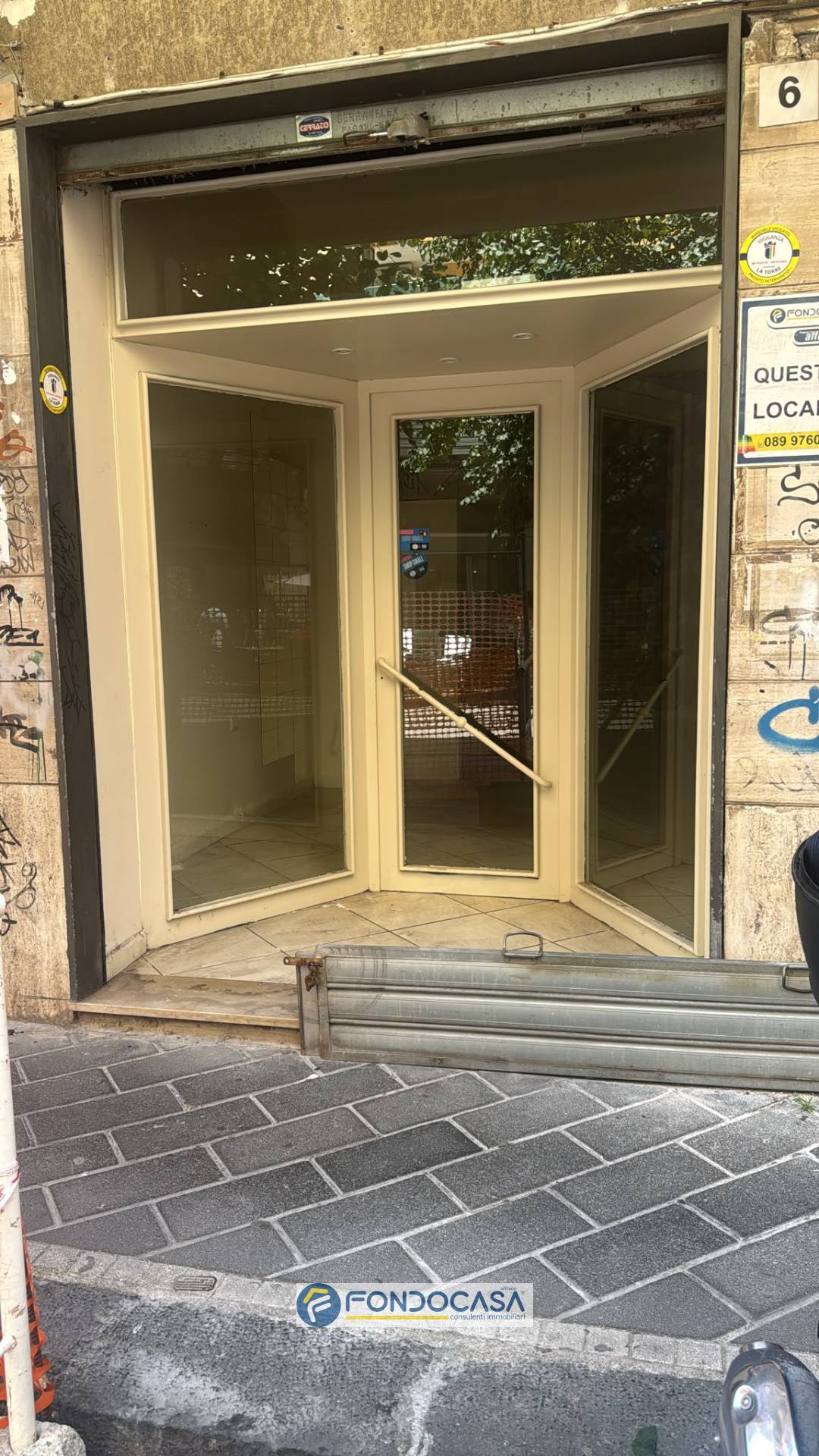Locale commerciale in vendita a Salerno