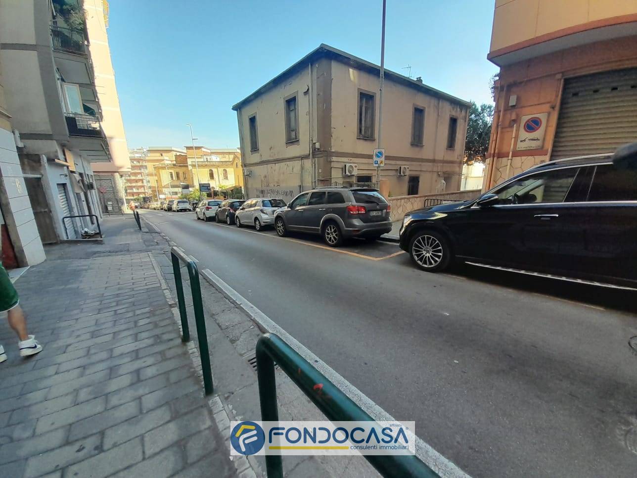 Locale commerciale in vendita a Salerno, Carmine