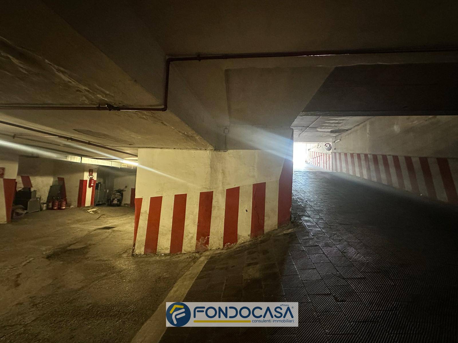 Box o garage in vendita a Salerno, Centro