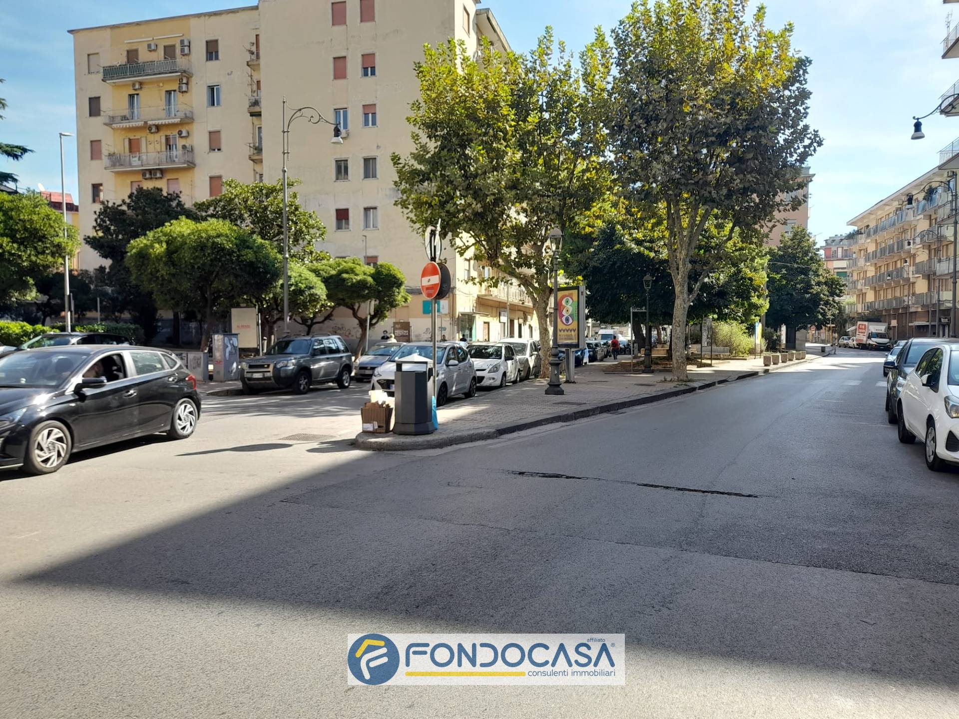 Locale commerciale in affitto a Salerno, TORRIONE