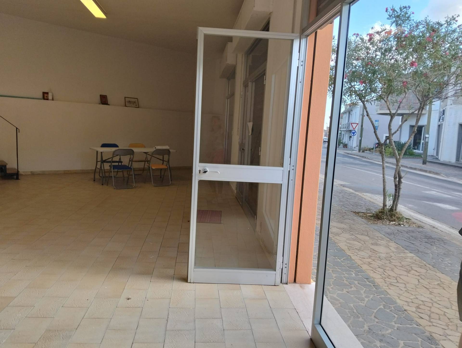 Locale commerciale in vendita a Nuraminis