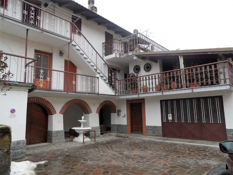 Appartamento con terrazzi a Bagnasco