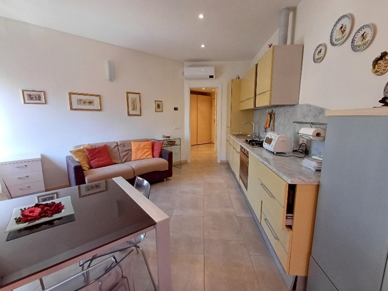 Bilocale arredato in affitto a Alassio