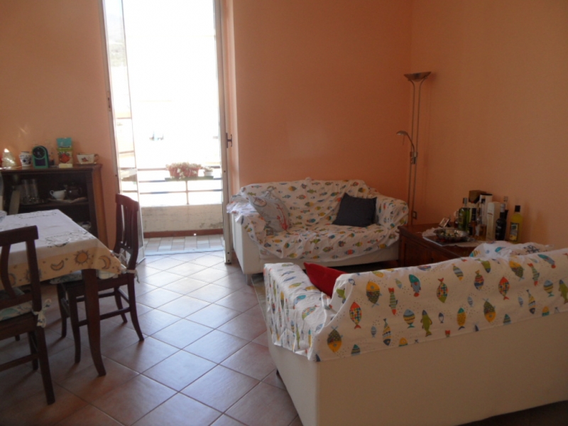 Trilocale ristrutturato a Alassio