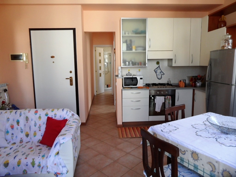 Trilocale ristrutturato a Alassio