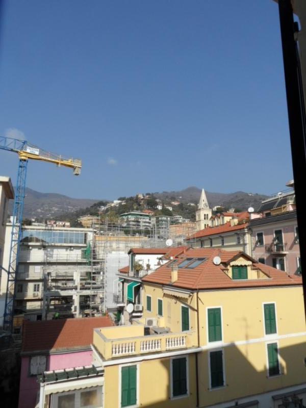 Trilocale ristrutturato a Alassio