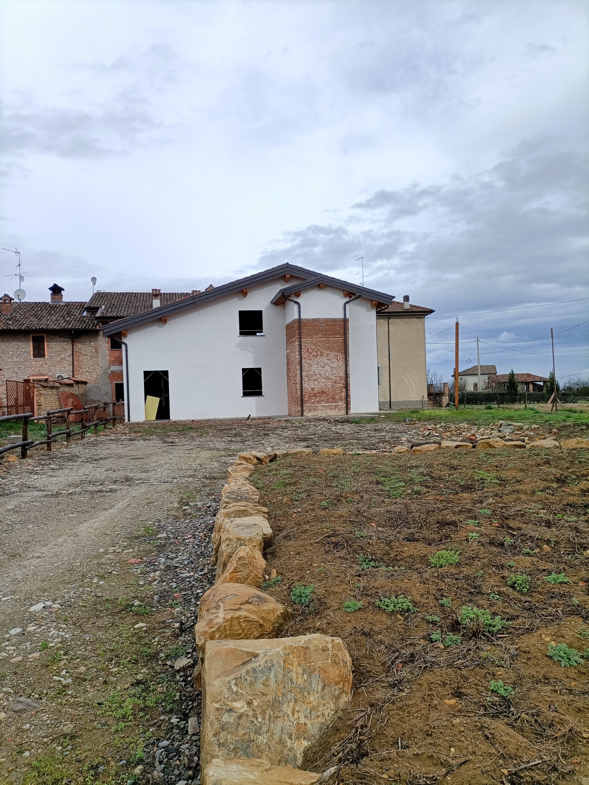 Casa indipendente con giardino in frazione castelnuovo, Borgonovo Val Tidone